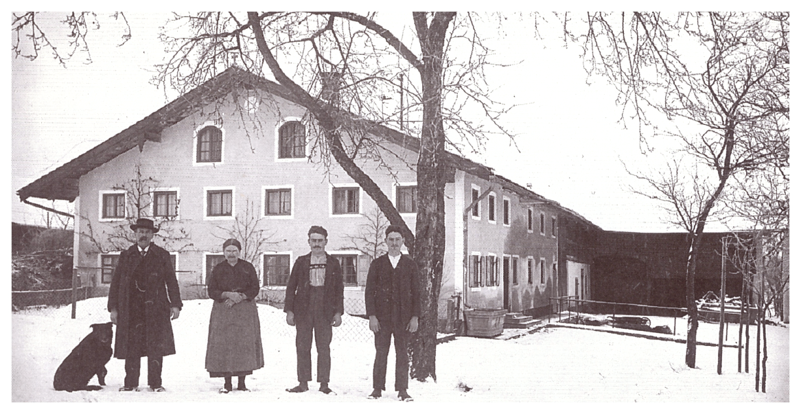 Der Bäck von Stetten Gemeinde Albaching, im Jahre 1927. Das Gebäude wurde im 19.Jahrhundert neu gebaut, anstelle eines älteren hölzernen Hauses.